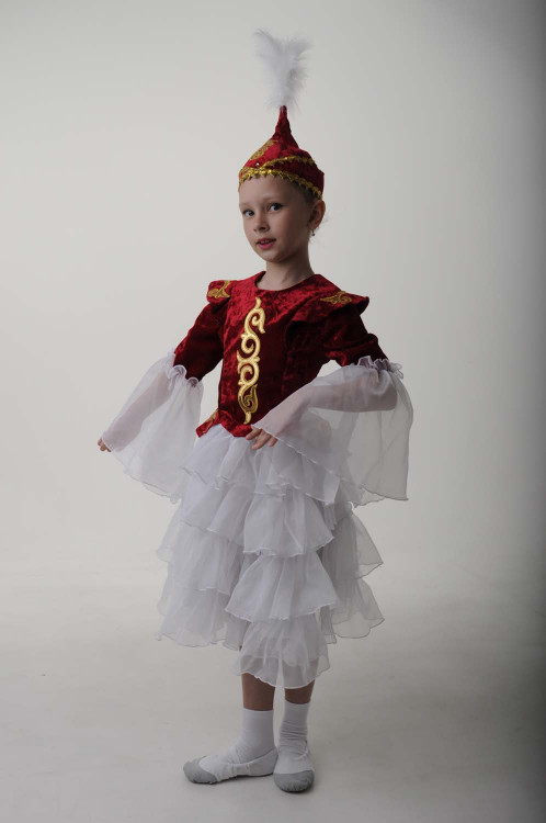 Кыргызский национальный костюм для девочки